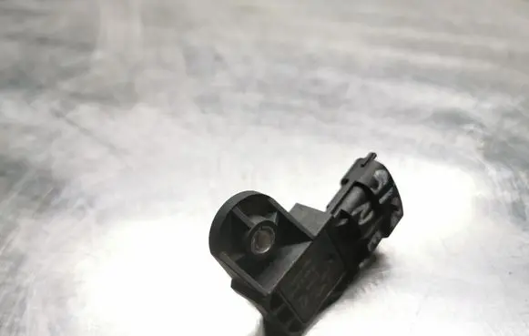 Opel Insignia A Air pressure sensor 55568175