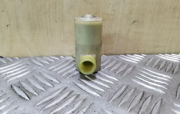 Subaru Outback Headlight washer pump 