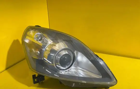 Opel Zafira B Headlight/headlamp 13252471