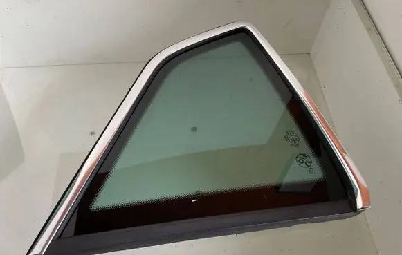 Seat Ateca Rear side window 575845041