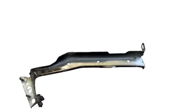 Audi A4 S4 B8 8K Fender mounting bracket 8K0821135