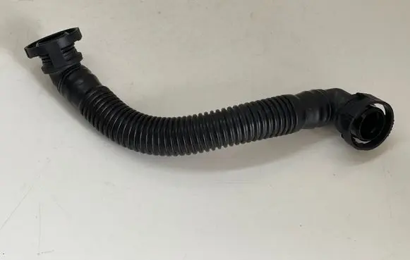 Volkswagen Golf VI Breather hose/pipe 03L103493G