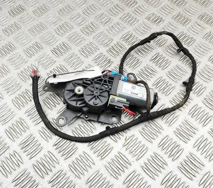 Mercedes-Benz E W238 Sunroof motor/actuator A2179069100 0390203909