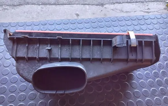 BMW X5 F15 Air filter box cover 70528996