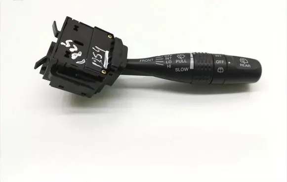 Mitsubishi Pajero Wiper control stalk 17D714