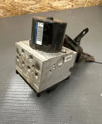 Volkswagen PASSAT B6 ABS Pump 3C0614109 16420501 16420301A