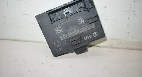 Audi A4 S4 B8 8K Door control unit/module 8T0959795Q