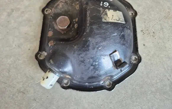 Mitsubishi L200 Front differential bracket MR246166