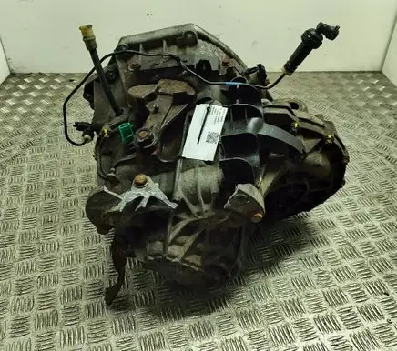 Opel Vivaro Manual 6 speed gearbox CEPF6 R9M