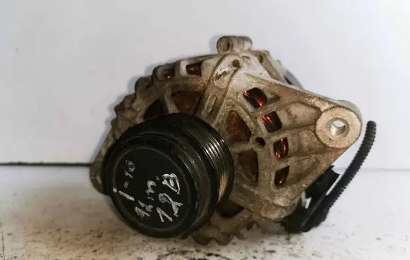 Hyundai i10 Generator/alternator 3730003500