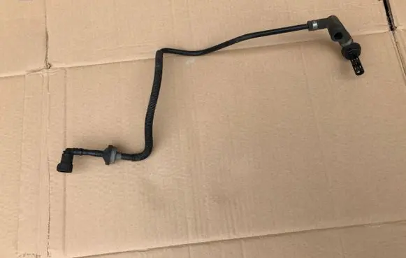 Audi TT Mk1 Active carbon filter fuel vapour canister 8N0201413A