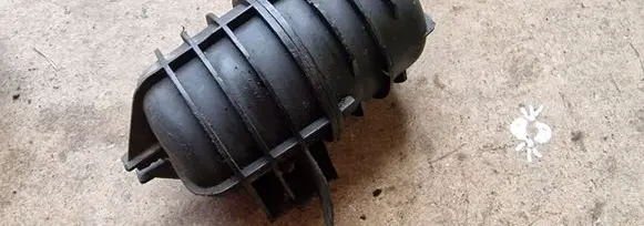 Vacuum air tank