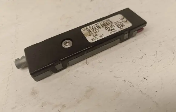 Mercedes-Benz C W204 Antenna control unit A2048200189