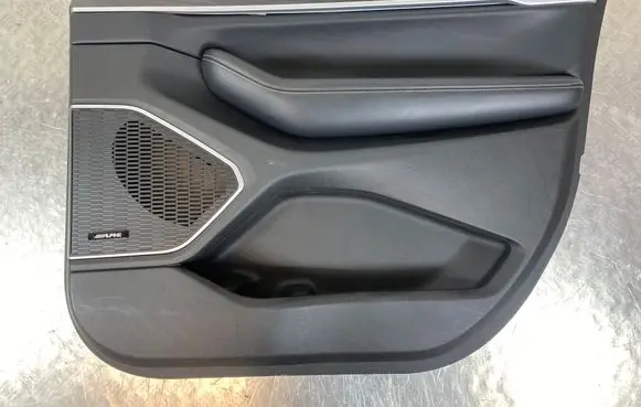 Jeep Grand Cherokee WL Front door card panel trim 22501A 8513066 20222244990