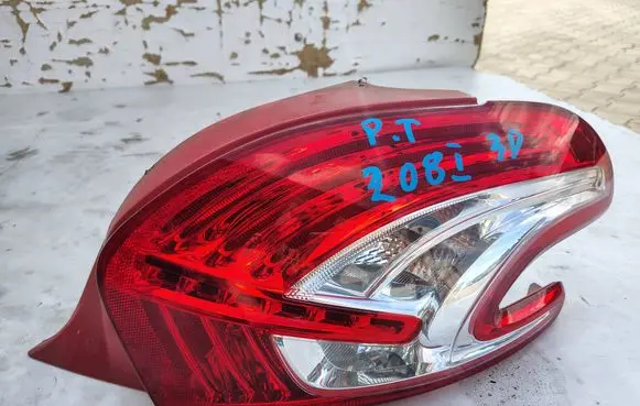Peugeot 208 I Rear/tail lights 9672628380