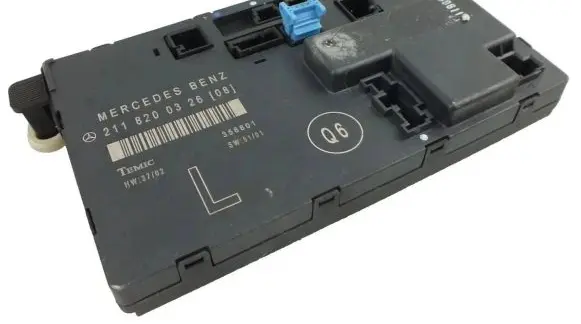 Mercedes-Benz E W211 Door control unit/module 2118200326