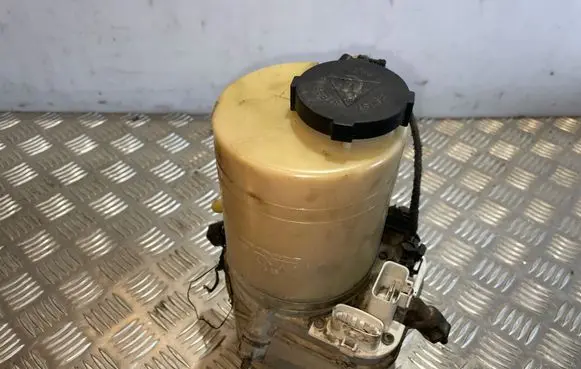 Opel Vectra C Power steering pump 