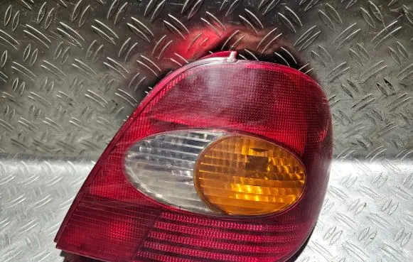 Toyota Avensis T220 Rear/tail lights 2328