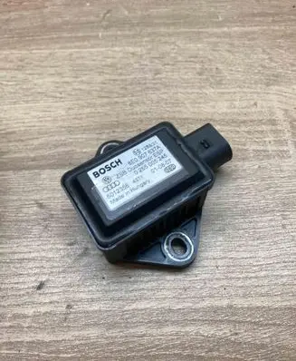 Audi A4 S4 B6 8E 8H ESP acceleration yaw rate sensor 8E0907637A 0265005245 4371
