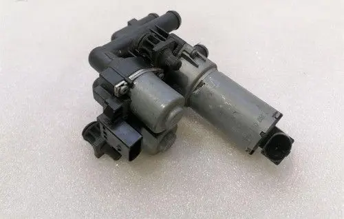 Mercedes-Benz S W220 Coolant heater control valve A2208300084