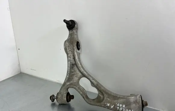 Volkswagen Touareg II Front lower control arm/wishbone 7P0407151E