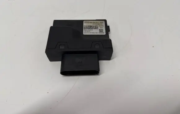 Audi A4 S4 B9 Fuel injection pump control unit/module 8W0906093C