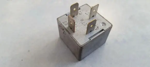 Volkswagen Golf IV Other relay 141951253B