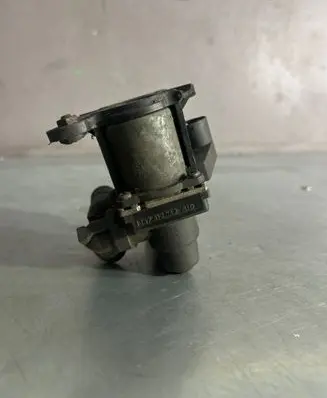 BMW 5 E34 Coolant heater control valve 1147412042