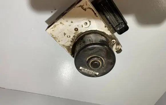 Volvo S60 ABS Pump 10092504033 8671224 5WK84002