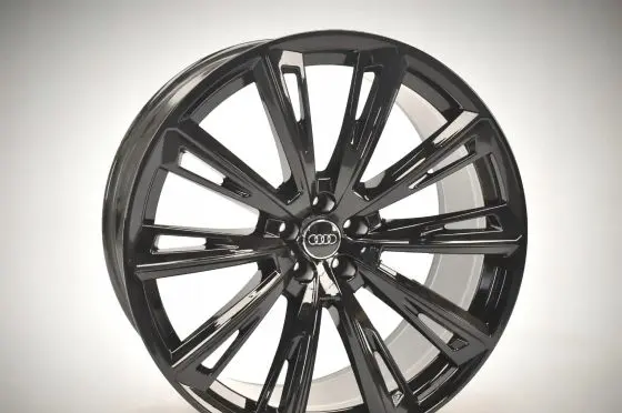 Audi Q8 R23 light alloy rim 4M8601025AT 4M8601025R