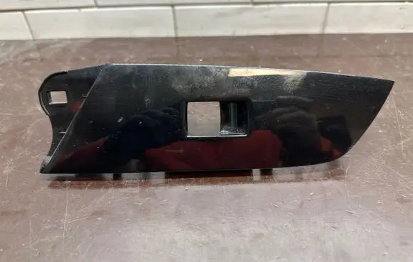Toyota Prius (XW50) Front door window switch trim 7423247180
