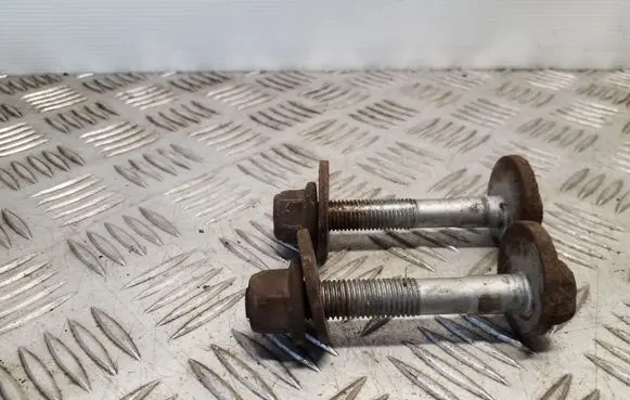 Volkswagen PASSAT B7 Rear suspension camber bolt 