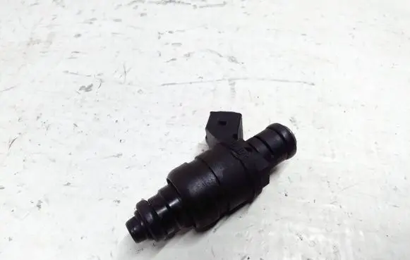 Audi A6 S6 C5 4B Fuel injector 078133551AC