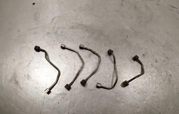 Volvo S40 Fuel injector supply line/pipe 