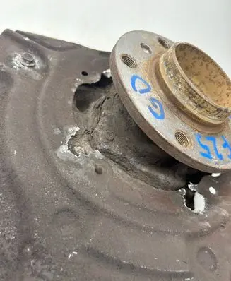 BMW X3 F25 Rear wheel hub 01631