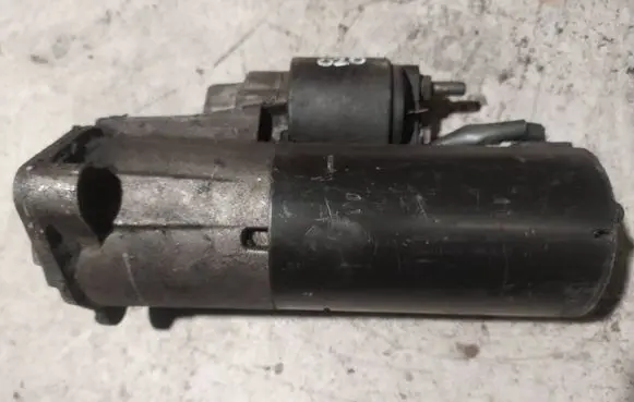 Volkswagen PASSAT B5 Starter motor 068911024H 0071244020