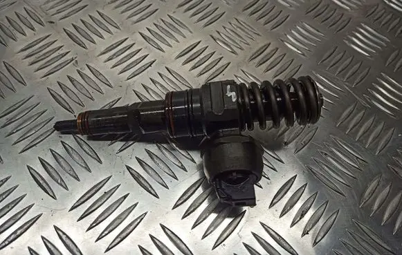 Skoda Fabia Mk1 (6Y) Fuel injectors set 038130073