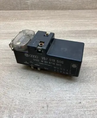 Volkswagen Golf III Glow plug pre-heat relay 357919506 898718000