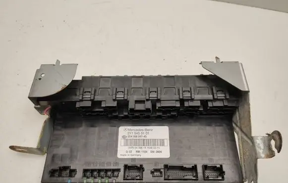Mercedes-Benz E W211 Fuse module A2115455101
