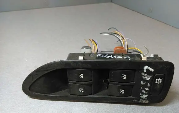 Renault Laguna II Electric window control switch 015085A 015088A 2648802