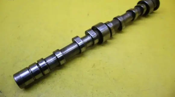 Volkswagen Golf V Camshaft 