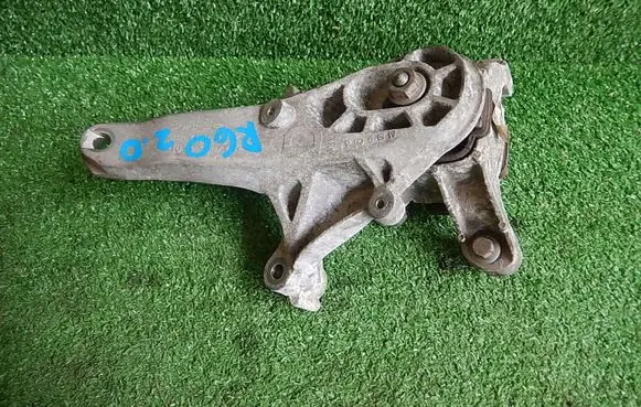 Mini Cooper Countryman R60 Gearbox mount 6784355