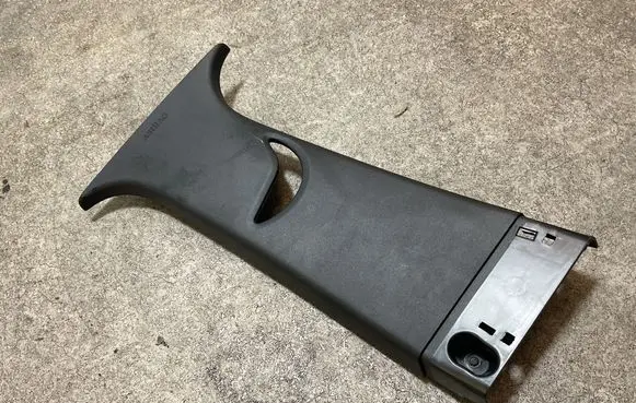 (B) pillar trim (top)