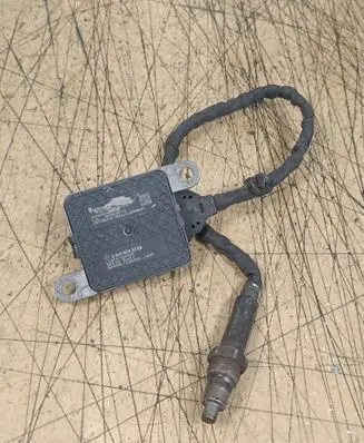 Mercedes-Benz Sprinter W907 W910 Lambda probe sensor A0009053009