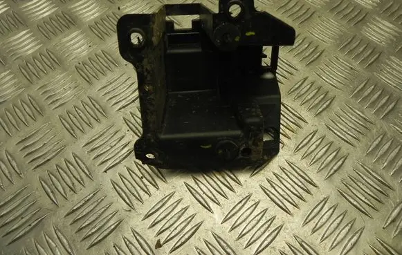 Ford B-MAX Front bumper mounting bracket AV1117A881AB T7702