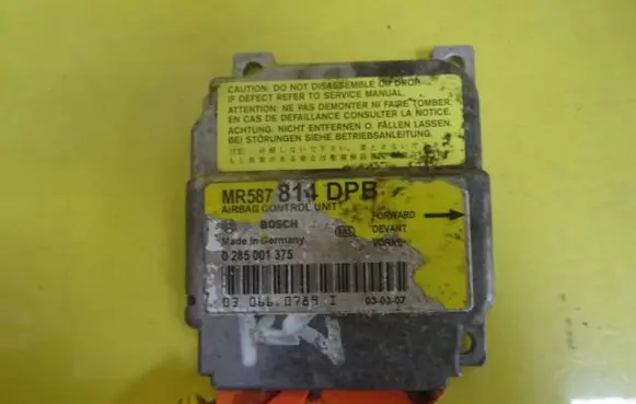 Mitsubishi Space Star Airbag control unit/module 0285001375 MR587814DPE