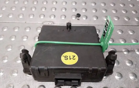 Audi A3 S3 8P Gateway control module 1K0907530C