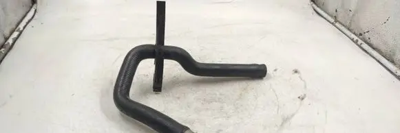 Audi A4 S4 B5 8D Engine coolant pipe/hose