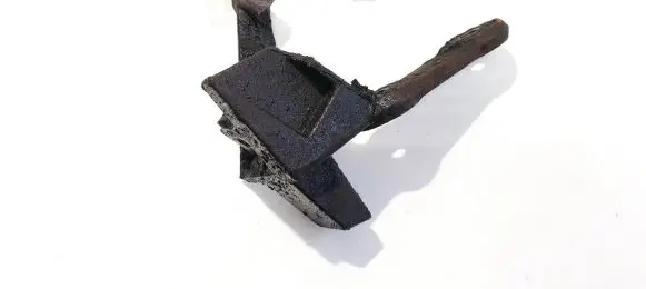 Lancia Phedra Engine mounting bracket
