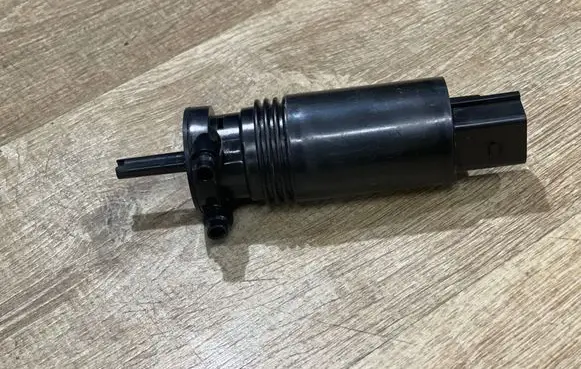 Land Rover Range Rover Sport L494 Windscreen/windshield washer pump 1048413003 747964 812260